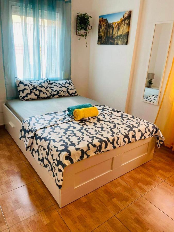 Nice Boutique Flat With Terrace ฟูเอนฮิโรลา ภายนอก รูปภาพ
